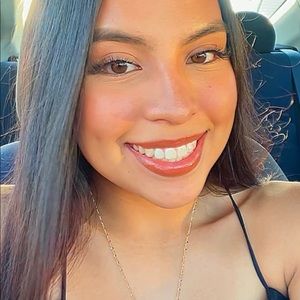 Meet your Posher, Daana